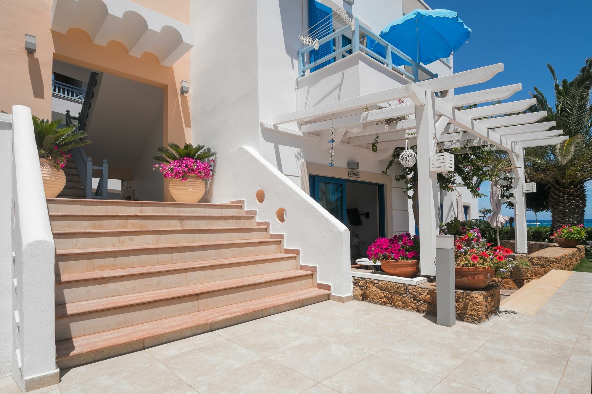 Pyrgos Beach Hotel Apartments Malia Exterior foto
