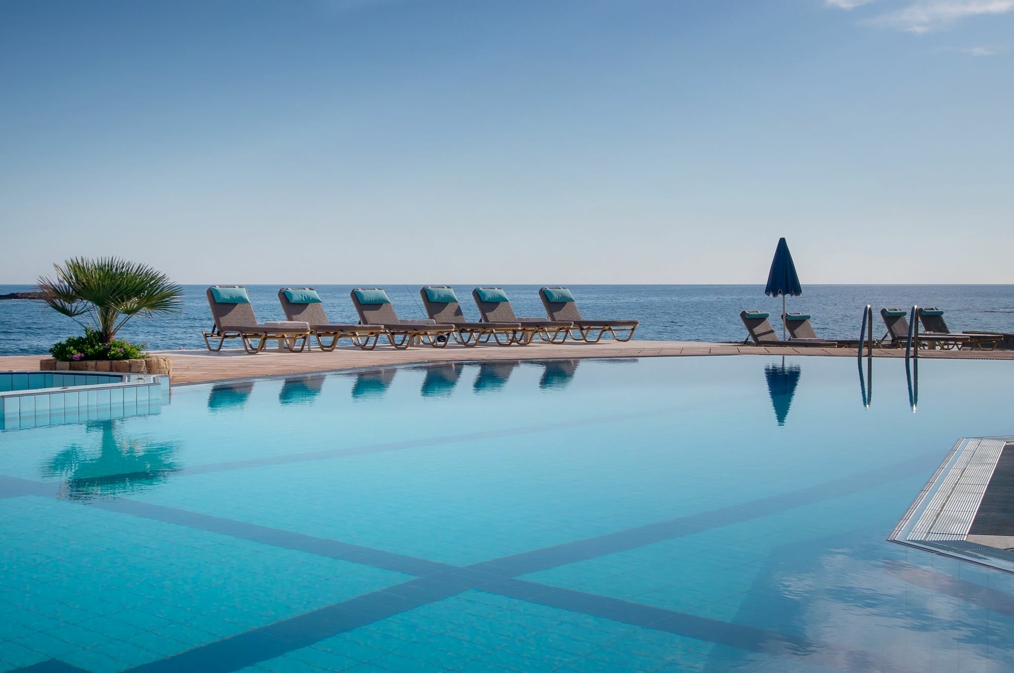 Pyrgos Beach Hotel Apartments Malia Exterior foto